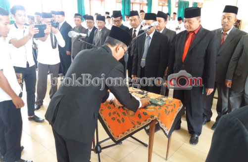 Kemenag Mutasi dan Lantik 26 Kepala KUA Bojonegoro Baru.